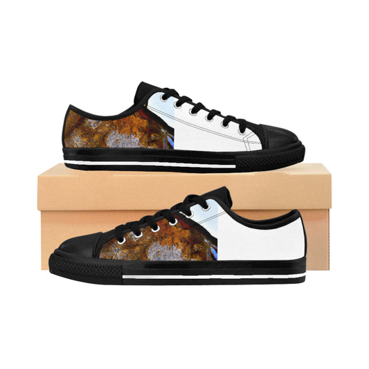 Male: Diego de la Cruz
Diego de la Cruz was one of the most prominent shoemakers in 16th century Spain. He was quite innovative as a craftsman and always strived to make the highest quality shoes for his-low top