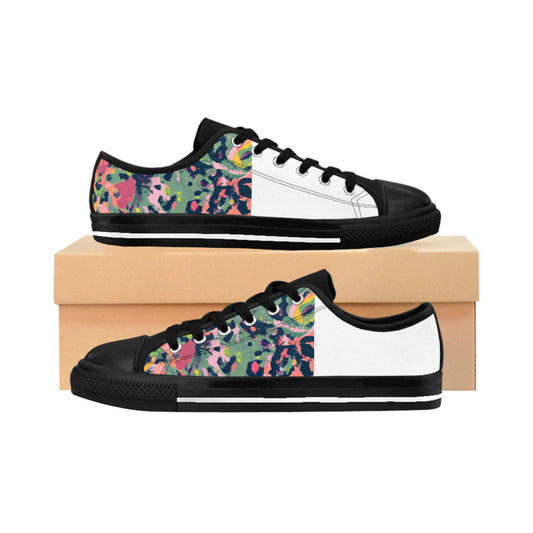 Tomás García
Tomás was a renowned shoe designer from Castile, Spain in the 1500s who specialized in custom leather designs, often crafted from luxurious buck and reptile skins. He gained fame for his impeccably crafted creations-low top