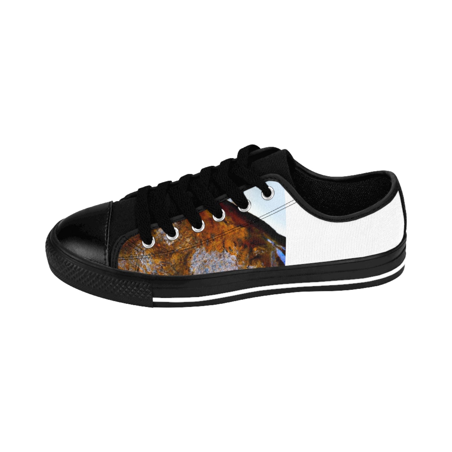 Male: Diego de la Cruz
Diego de la Cruz was one of the most prominent shoemakers in 16th century Spain. He was quite innovative as a craftsman and always strived to make the highest quality shoes for his-low top