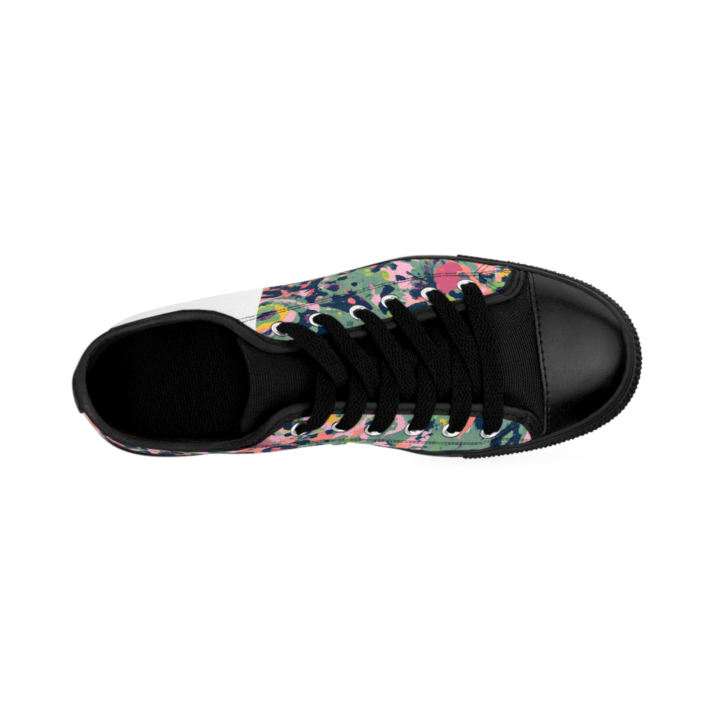 Tomás García
Tomás was a renowned shoe designer from Castile, Spain in the 1500s who specialized in custom leather designs, often crafted from luxurious buck and reptile skins. He gained fame for his impeccably crafted creations-low top