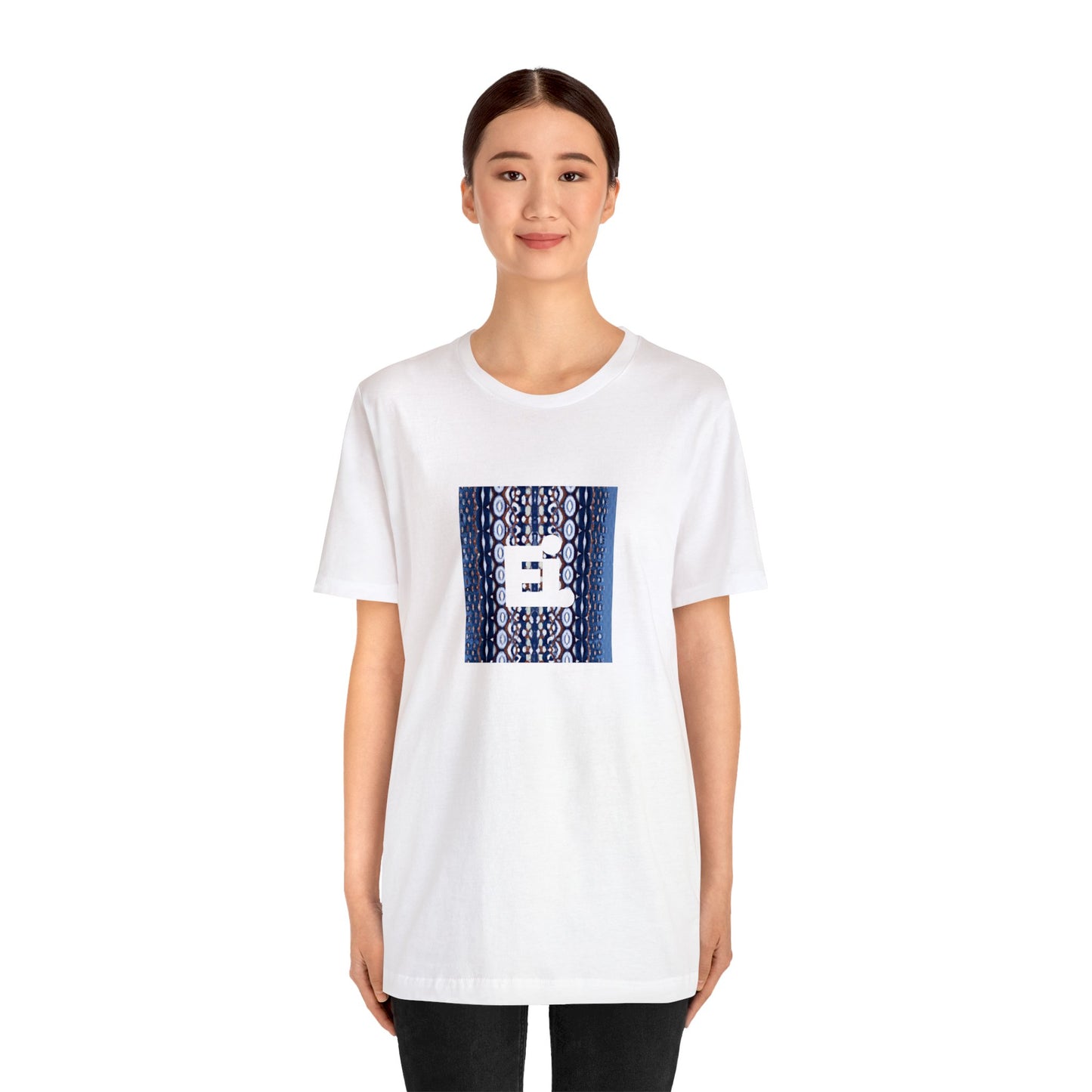 Heidi Palladino is an Italian streetwear designer from the 90s who is known for combining innovative styles with traditional Italian craftsmanship. Her designs are bold and edgy but also sophisticated and timeless. She uses high-quality fabrics and-Tee