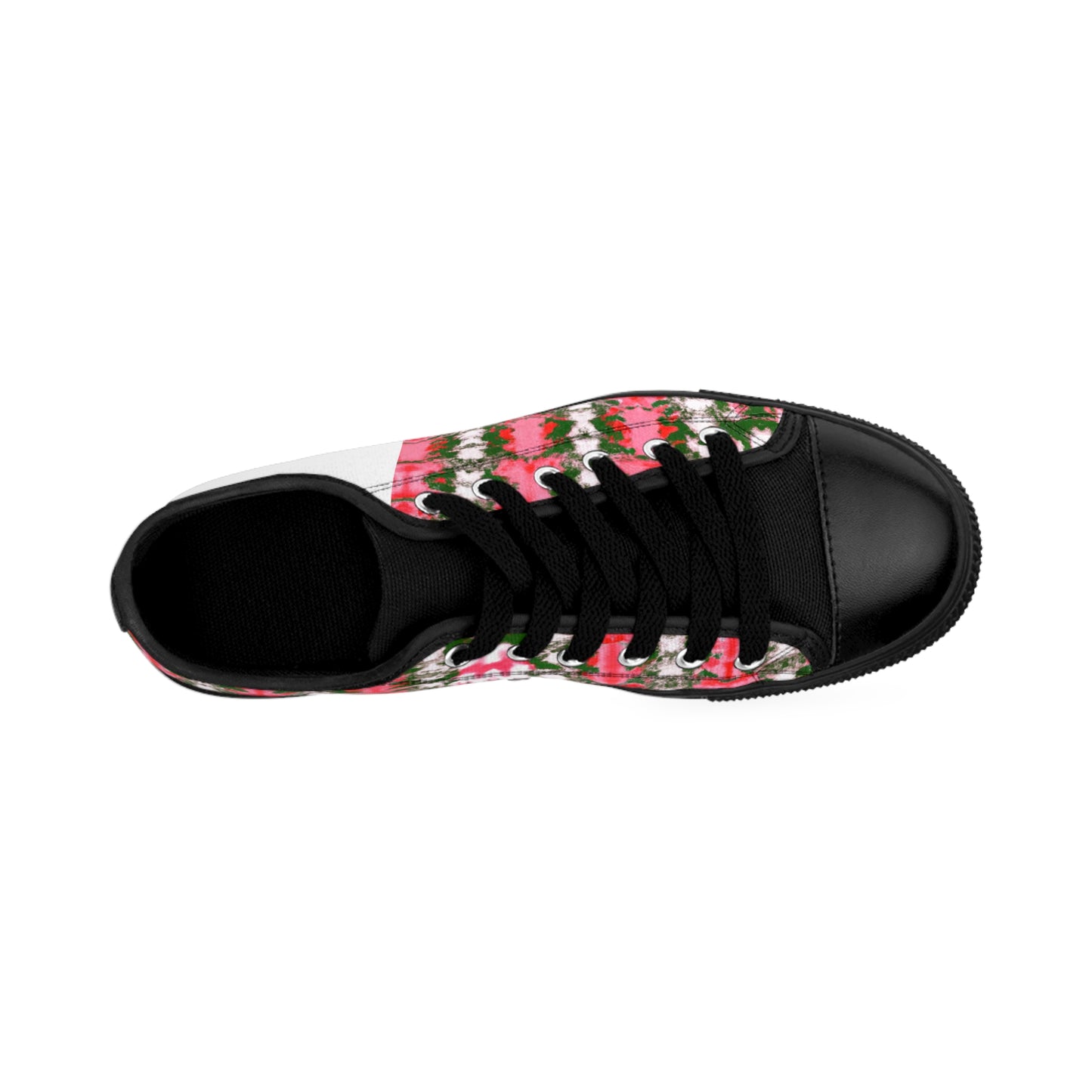 Manuelo Esteban
Manuelo Esteban was an innovative shoe designer from Spain during the 1500s. His designs combined traditional Spanish leather craftsmanship with the newest trends from other parts of Europe. His footwear was ornately-low top