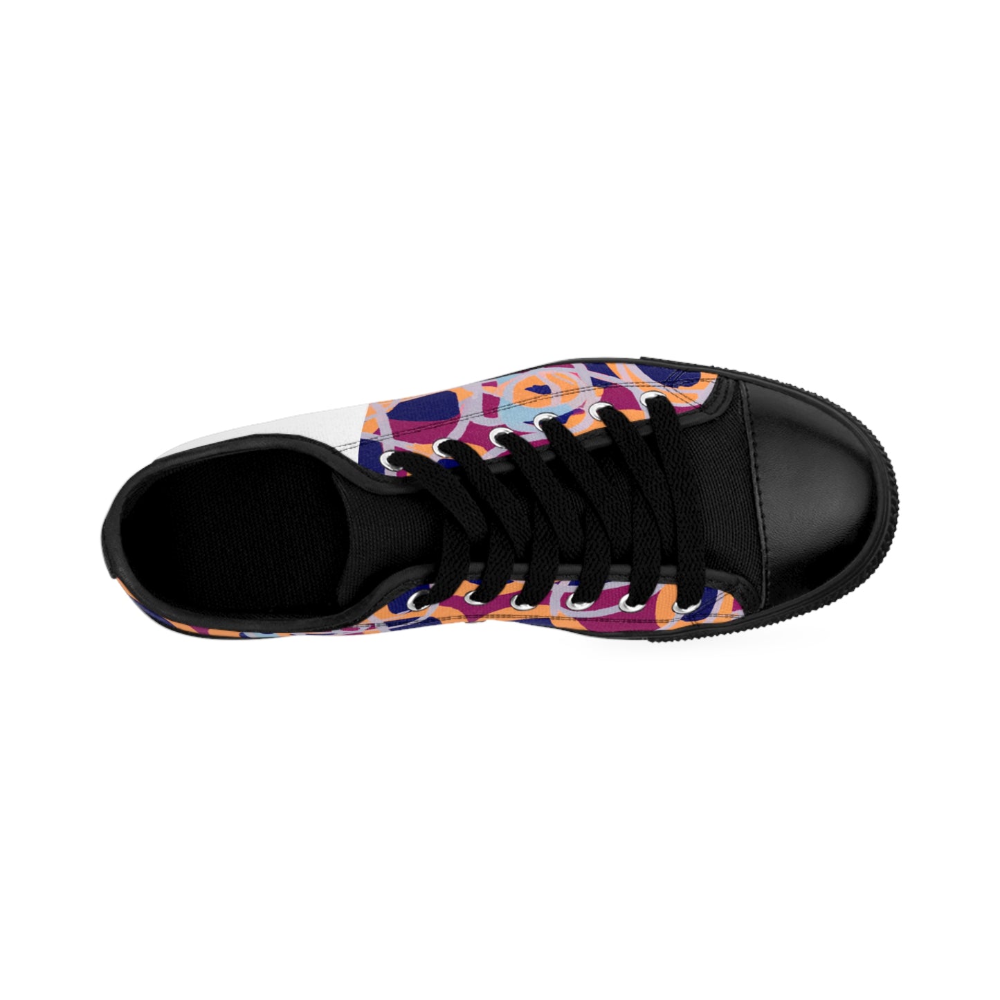 Manuel de Santa Cruz. A master cobbler from Madrid who lived in the 1500s, Manuel was the first to combine European leather-working traditions with innovative South American stitches and textiles. He had a knack for design, often-low top