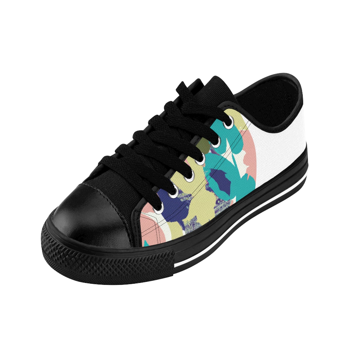 Alvaro de Solano de Las Palmas y de la Estrella was a prominent Spanish shoe designer from the 1500s. His exquisite designs were sought out by the royalty of Spain. He used innovative and luxurious materials like silk, velvet-low top