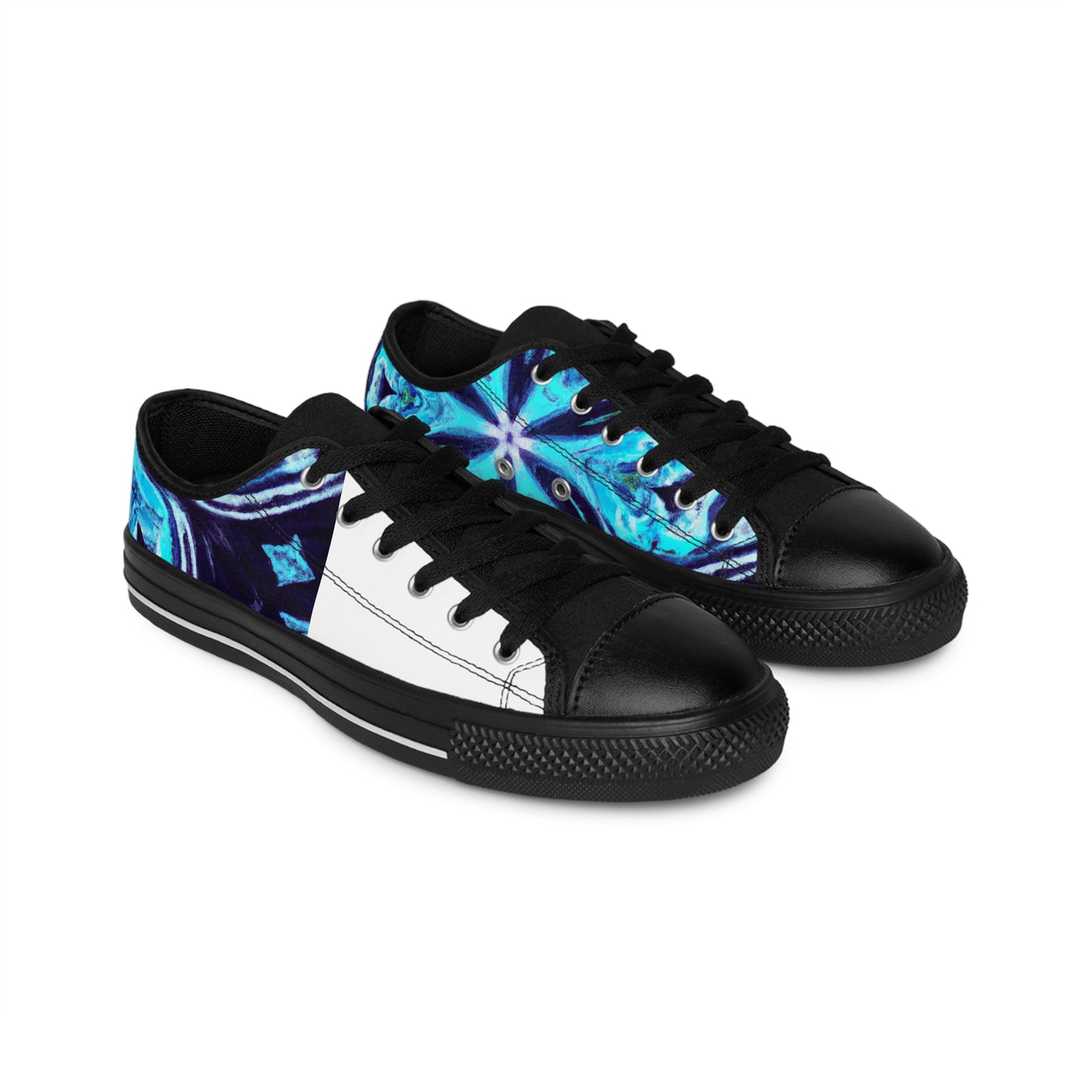 Pablo de la Rosa was an up-and-coming leather craftsman from 16th century Spain. Raised in the stunning city of Seville, Pablo was inspired by the beauty of the city and became renowned for his opulent,-low top