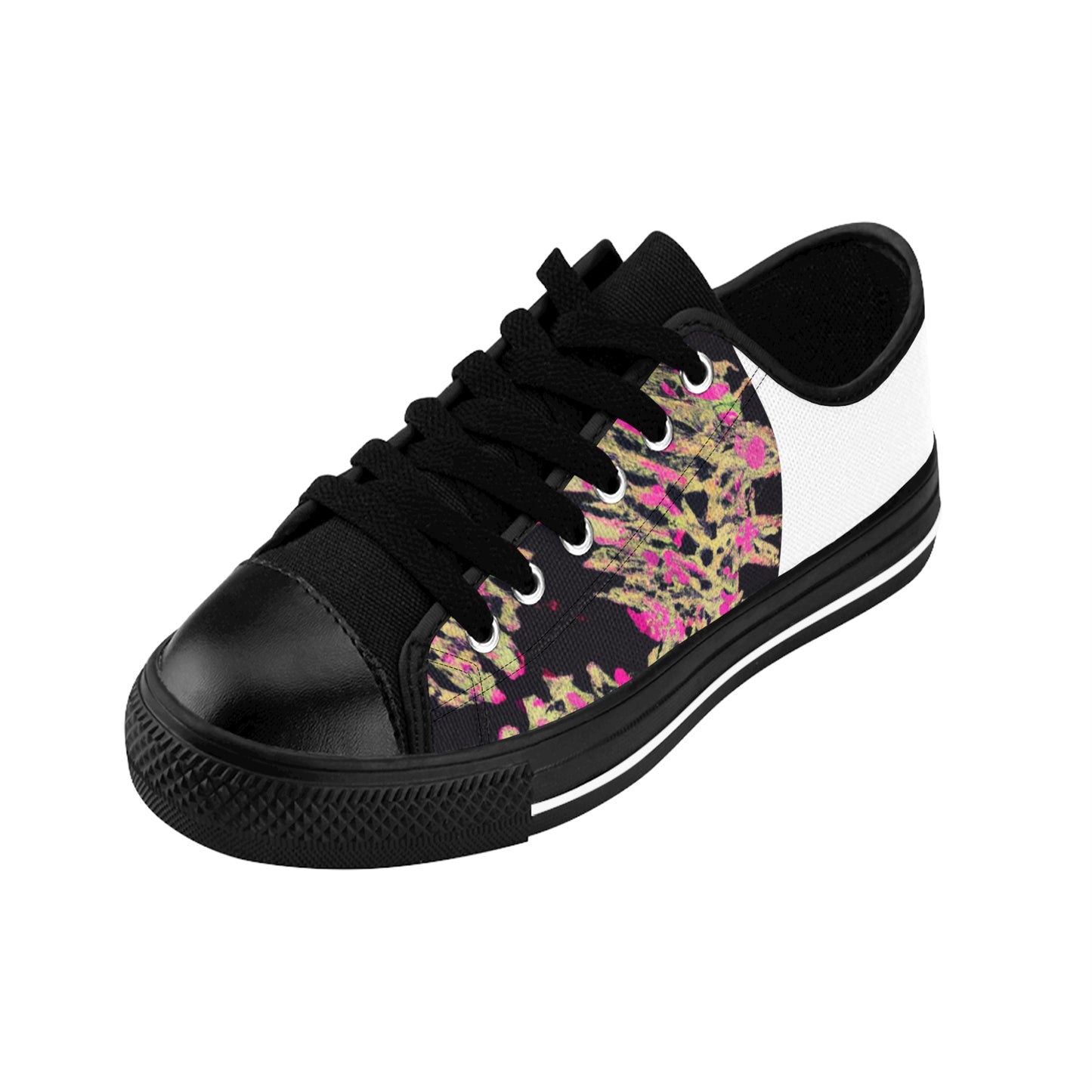 Dolores de Alcalá, a female cobbler from Spain in the 1500s. With a passion for creativity, Dolores was known around the country for her intricate and beautiful designs. Using the highest quality leather from the region-low top