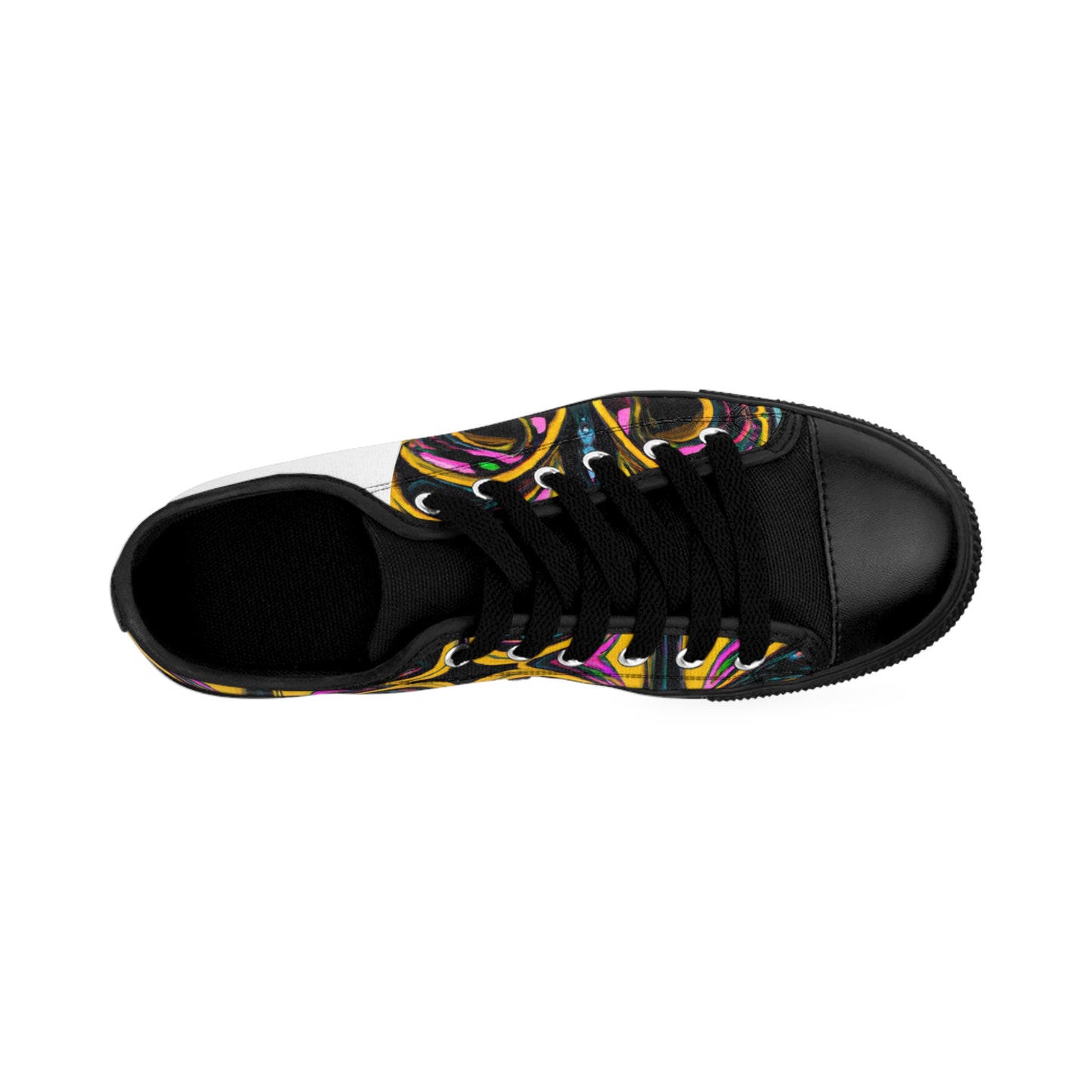Sabastiano de Barreira: Born in Spain in 1536, Sabastiano de Barreira was known for his innovative craftsmanship and unique designs. His creations ranged from intricate works of embroidered leather to pieces of-low top