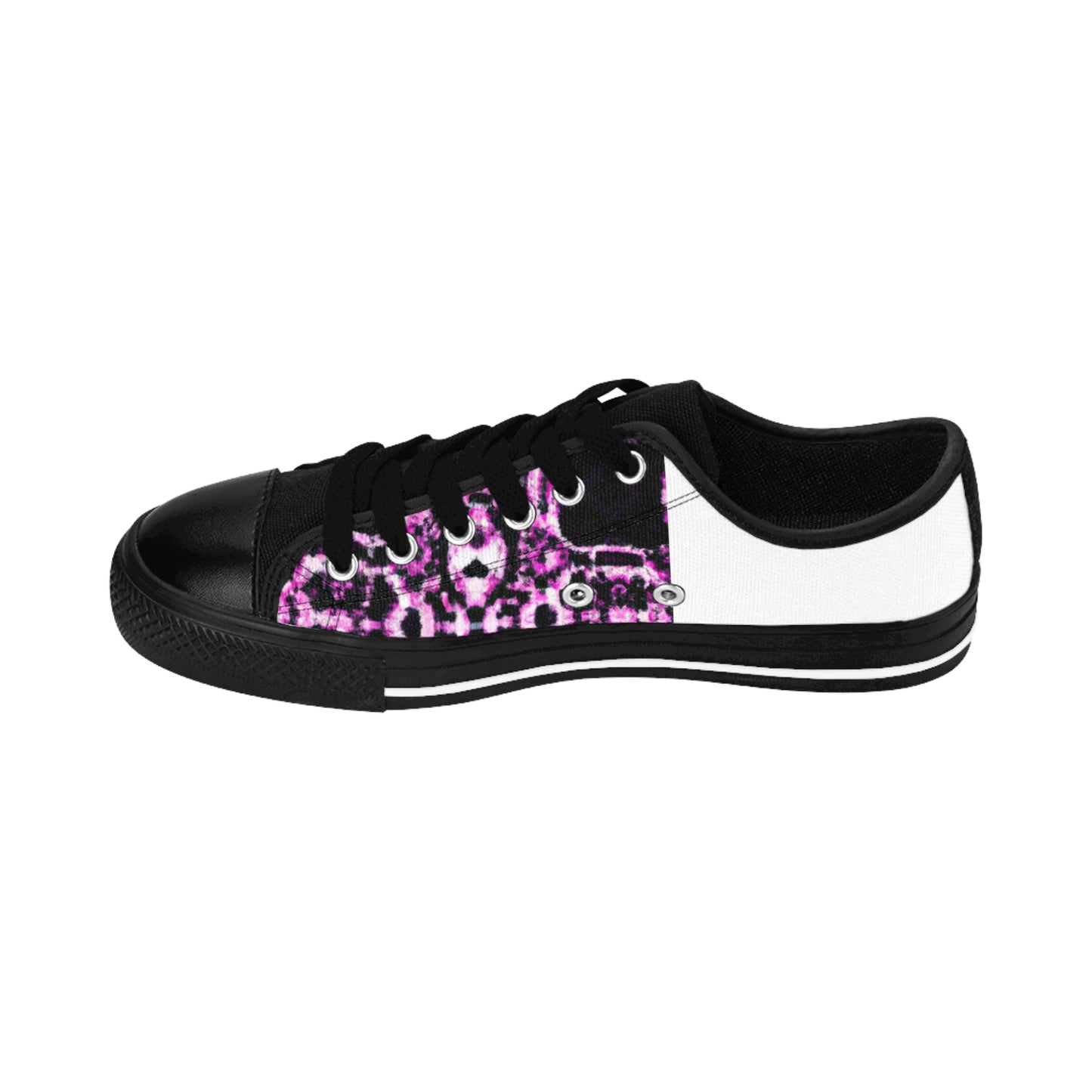 Abelardo de Molina, a Spanish shoe designer born in 1550 in Valencia, is renowned for crafting breath-taking, ornamental shoes during the height of the Spanish Renaissance. His specialty is hand-tooling elaborate designs into the-low top