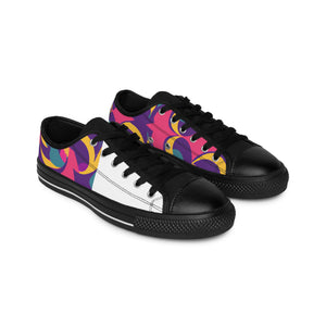 Salvador de la Calzadas is an imaginary Spanish shoe designer from the 1500s. He was renowned for his detailed craftsmanship and creative designs inspired by the Spanish countryside. He worked with several of the most coveted shoe artisans in-low top