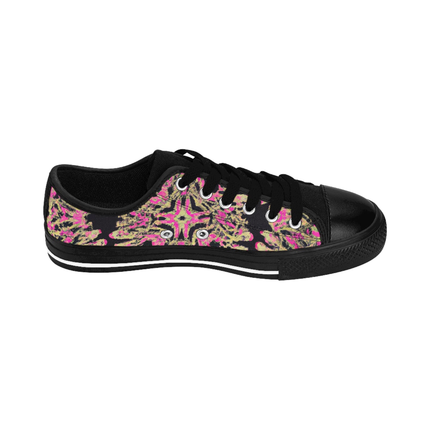 Dolores de Alcalá, a female cobbler from Spain in the 1500s. With a passion for creativity, Dolores was known around the country for her intricate and beautiful designs. Using the highest quality leather from the region-low top