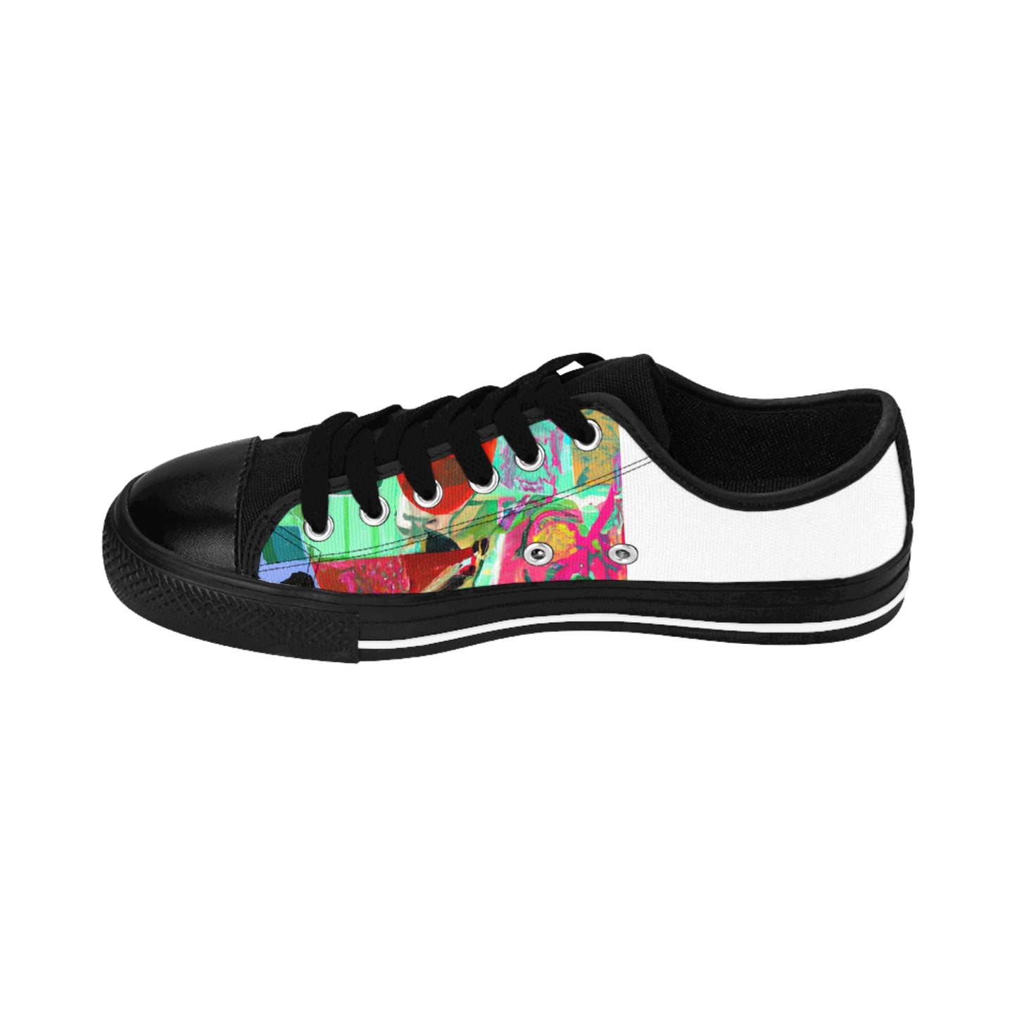 Francisco Gonzales: a renowned Spanish shoemaker from the 1500s who pioneered the use of luxurious materials such as supple leathers, intricate embroidery, and colorful adornments. Francisco gained a reputation among nobility and royalty alike-low top