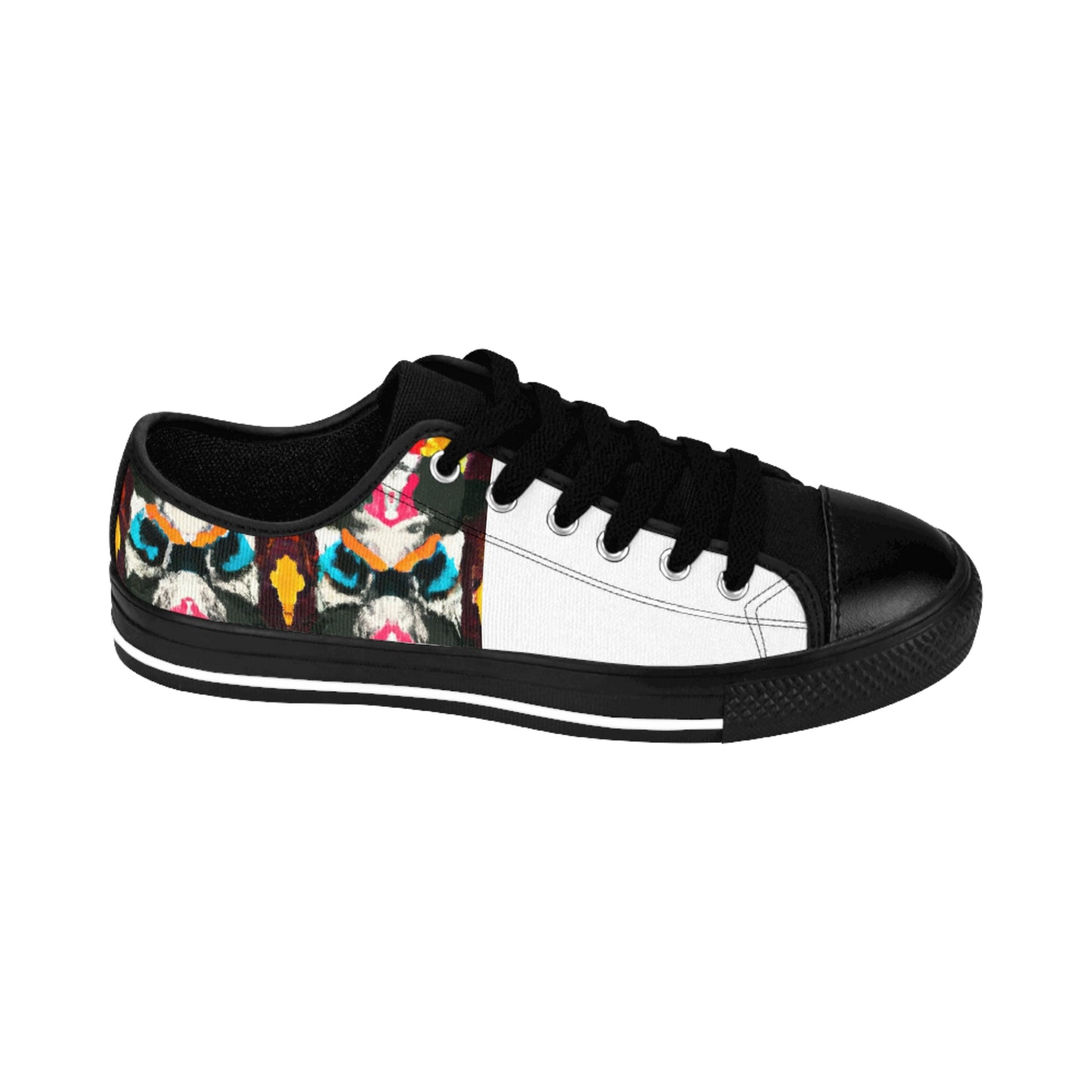 Alejandro de la Calzada. A fashion-forward Spanish shoe designer from the 16th century, Alejandro de la Calzada was renowned for his intricate designs and use of exotic animal skins. From kidskin to crocodile leather-low top